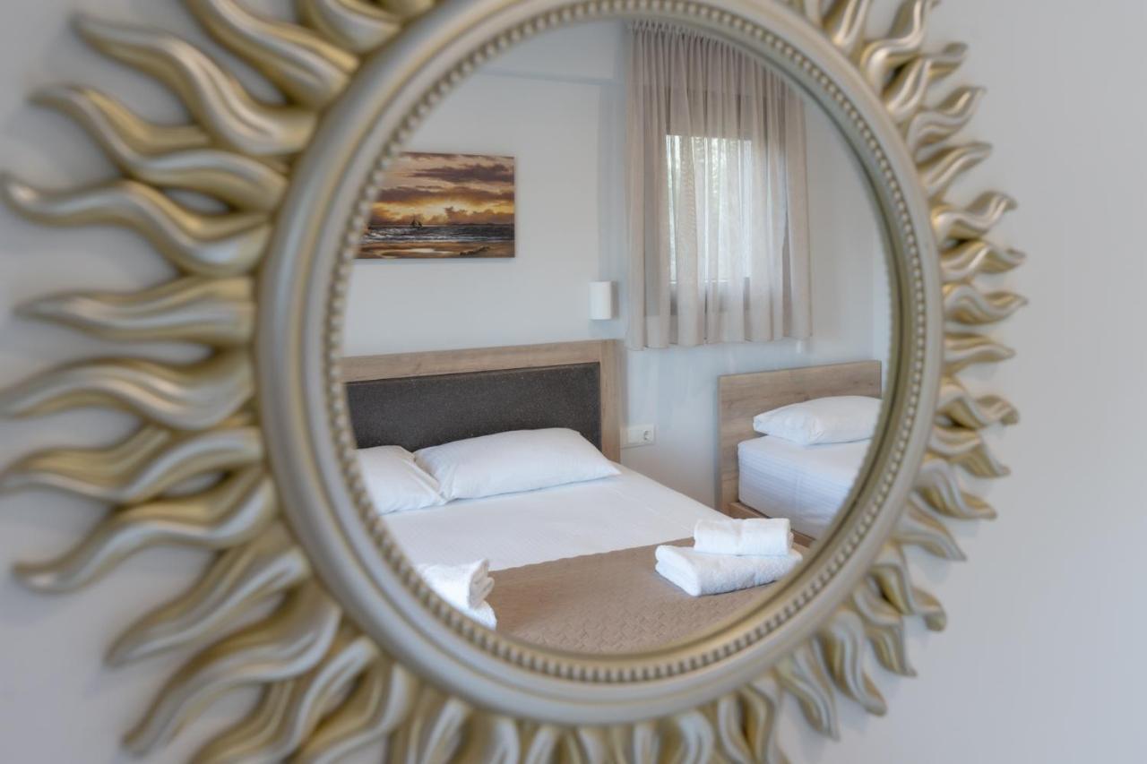 Sunshine Rooms And Suites Vrasná Exteriör bild