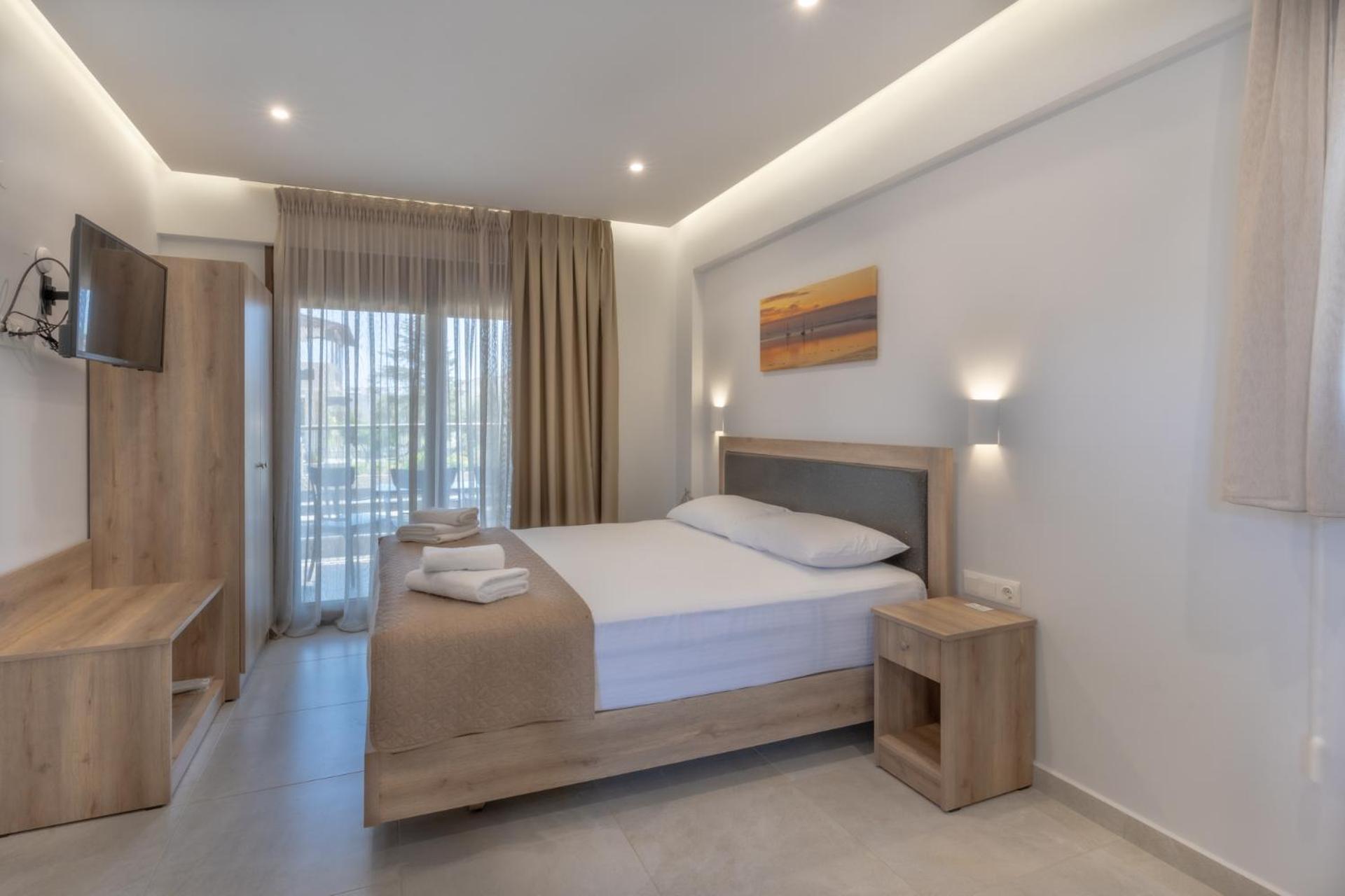 Sunshine Rooms And Suites Vrasná Exteriör bild