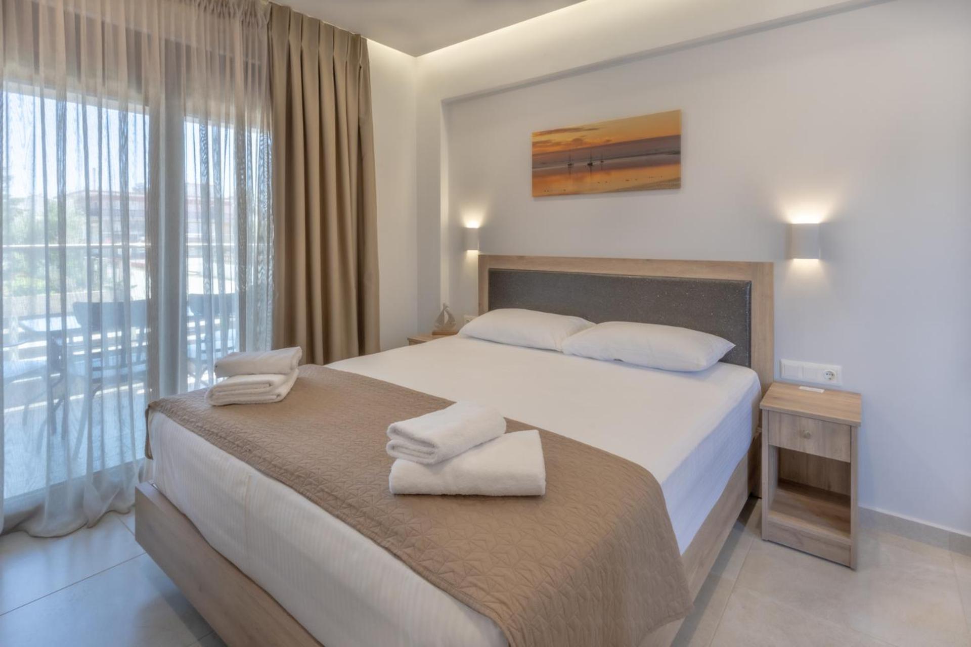 Sunshine Rooms And Suites Vrasná Exteriör bild