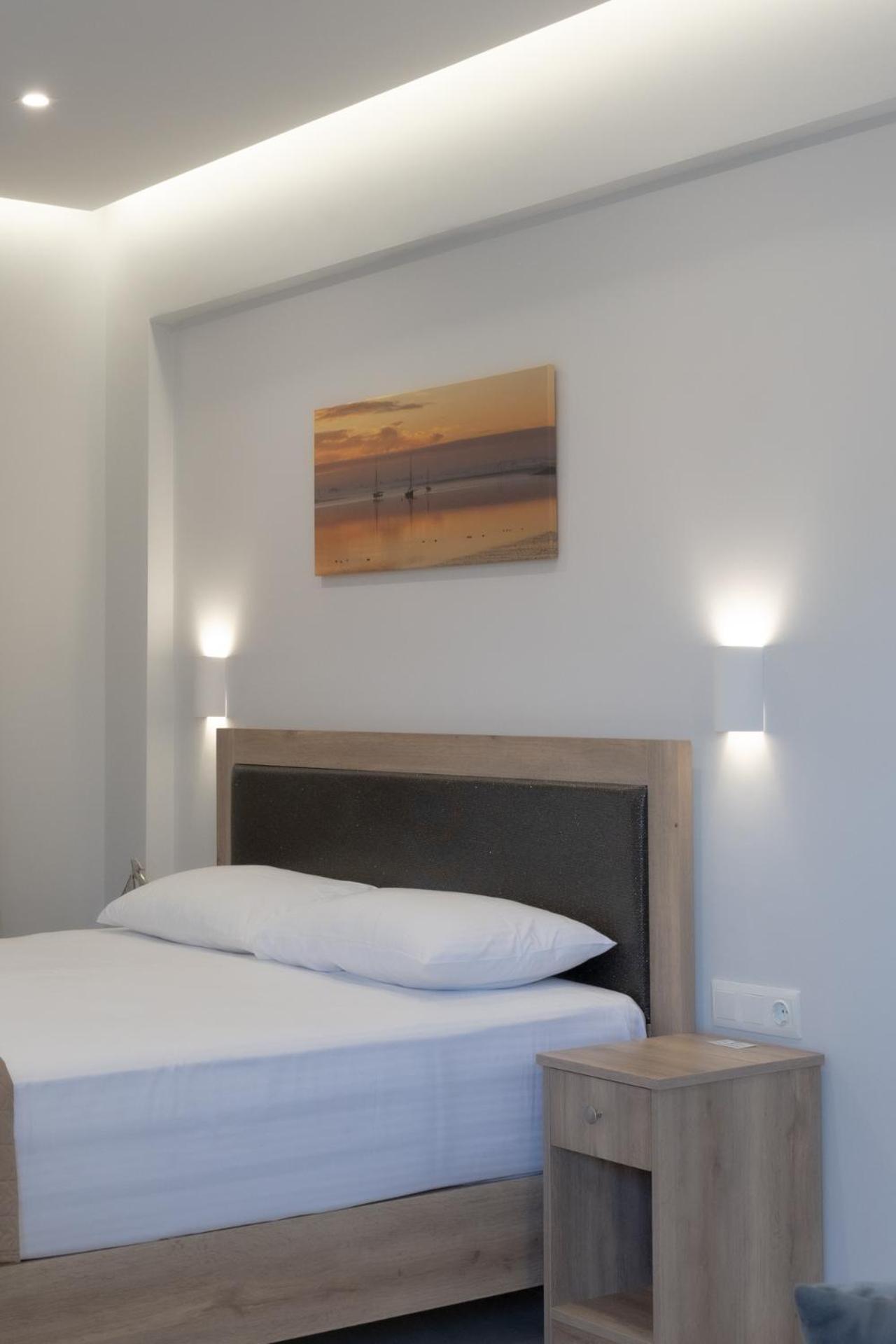 Sunshine Rooms And Suites Vrasná Exteriör bild