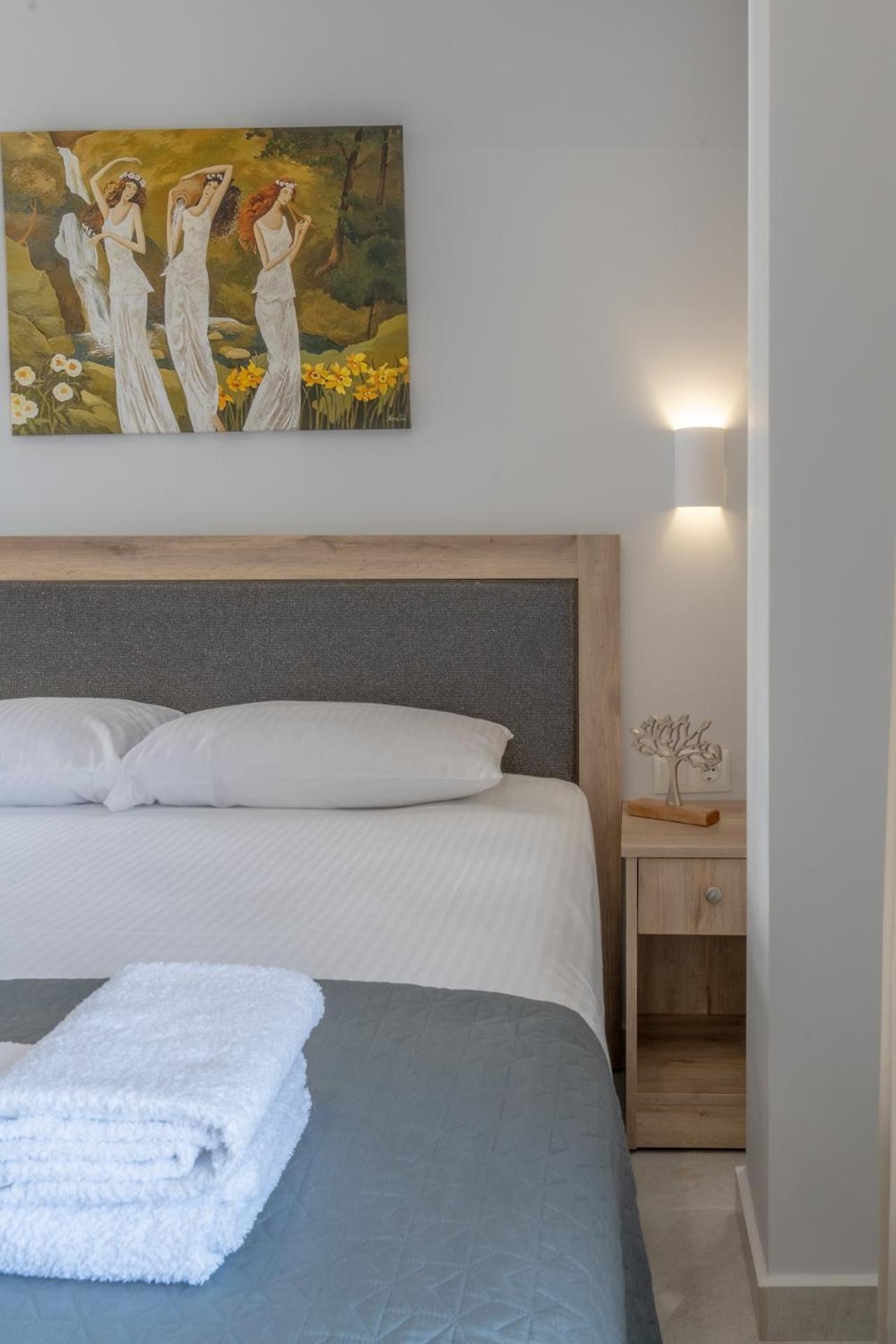 Sunshine Rooms And Suites Vrasná Exteriör bild