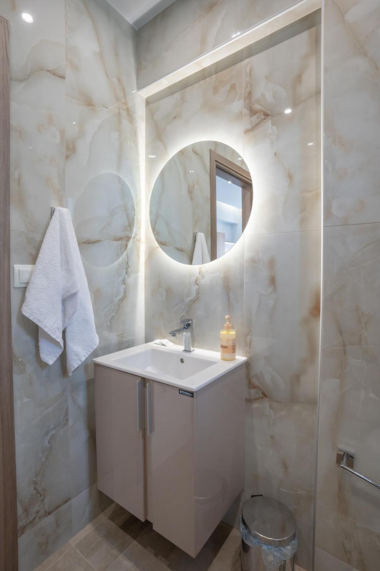 Sunshine Rooms And Suites Vrasná Exteriör bild