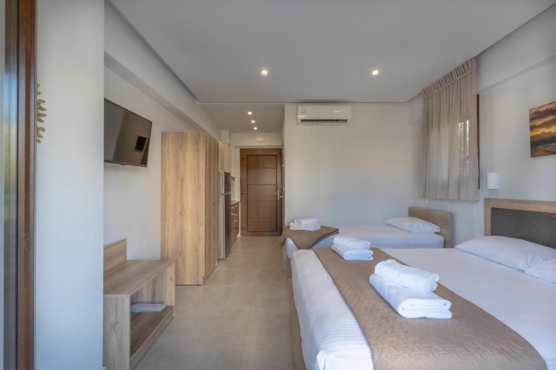 Sunshine Rooms And Suites Vrasná Rum bild